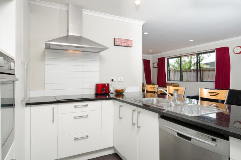 Photo of property in 20a Duncan Avenue, Te Atatu South, Auckland, 0610