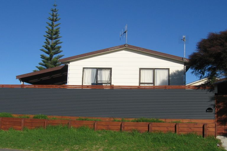 Photo of property in 44 Winton Street, Paraparaumu Beach, Paraparaumu, 5032