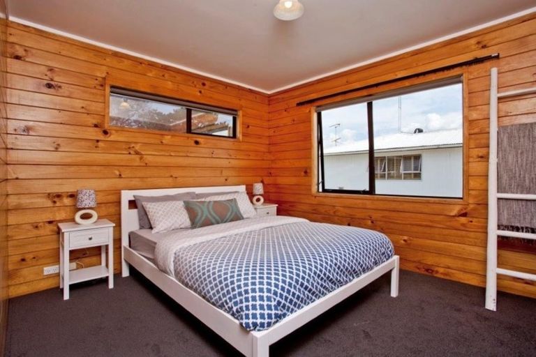 Photo of property in 2/34 Alexander Avenue, Torbay, Auckland, 0630