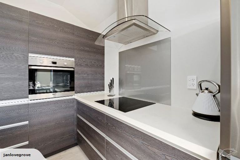 Photo of property in 31 Rannoch Drive, Jacks Point, Queenstown, 9371