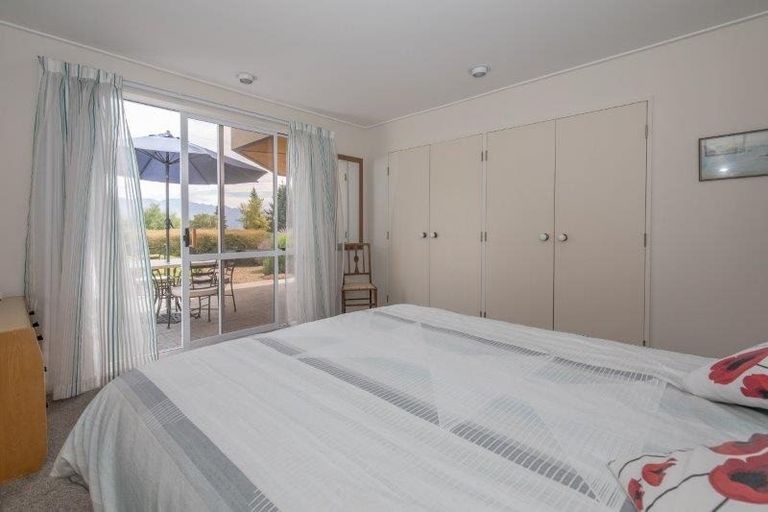 Photo of property in 61 Kennedy Crescent, Wanaka, 9305