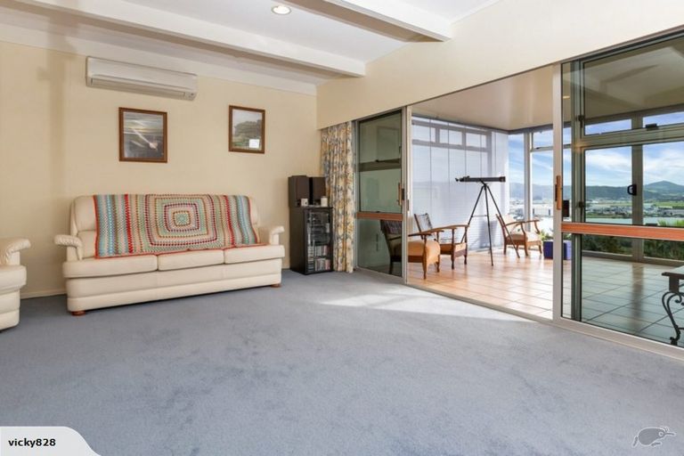 Photo of property in 52 George Point Road, Onerahi, Whangarei, 0110