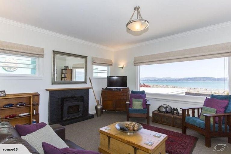 Photo of property in 255 Marine Parade, Eastbourne, Lower Hutt, 5013