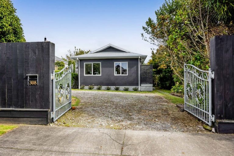 Photo of property in 308 Mangorei Road, Merrilands, New Plymouth, 4312