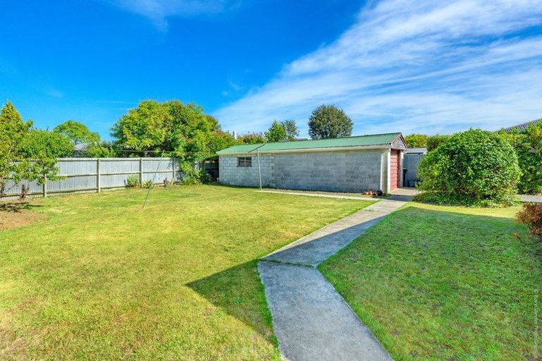 Photo of property in 19 Ashgrove Street, Rangiora, 7400