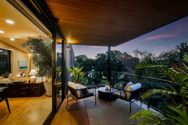 Photo of property in 12a Baring Terrace, Strandon, New Plymouth, 4312