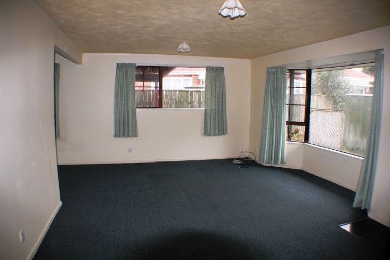 Photo of property in 2/92-94 Copeland Street, Epuni, Lower Hutt, 5011