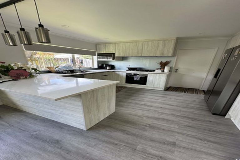 Photo of property in 3 Montilla Place, Manurewa, Auckland, 2102