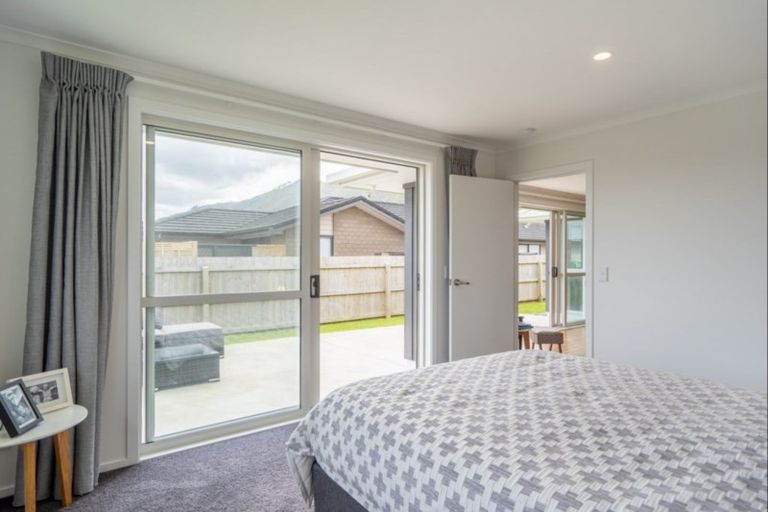 Photo of property in 9 Mahia Lane, Waikanae, 5036
