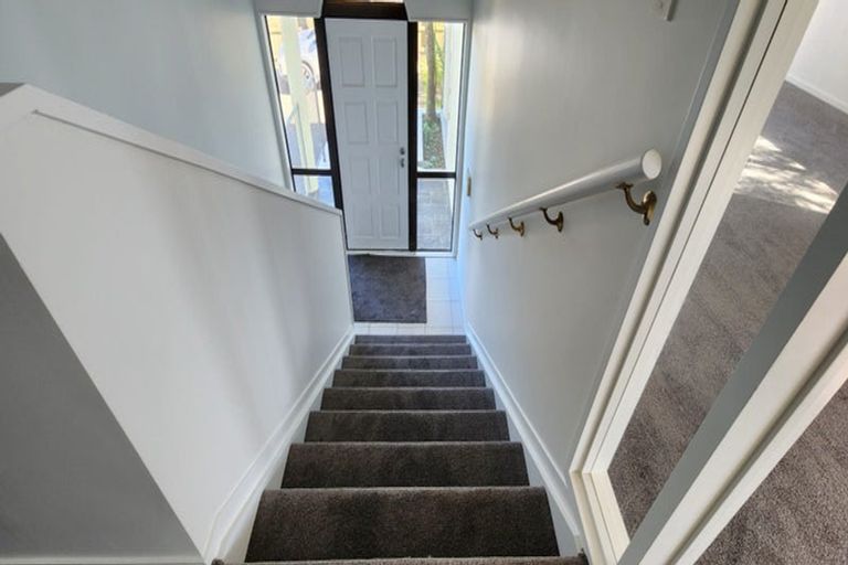 Photo of property in 2/3a Richards Avenue, Forrest Hill, Auckland, 0620