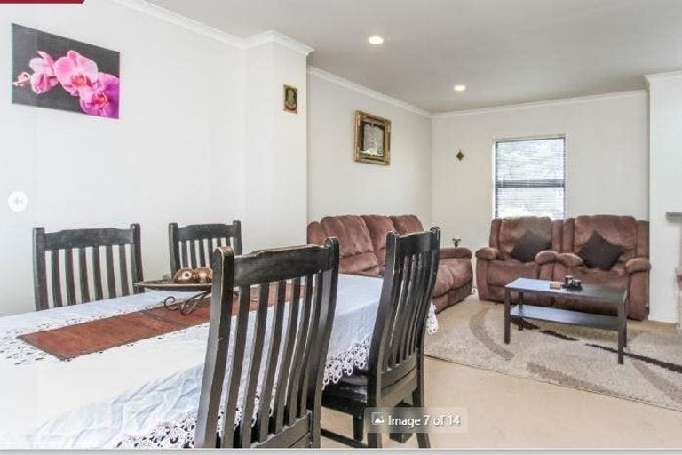 Photo of property in 3 Barnea Circle, Glen Eden, Auckland, 0602