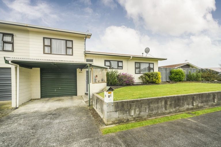 Photo of property in 1a Cohen Place, Milson, Palmerston North, 4414