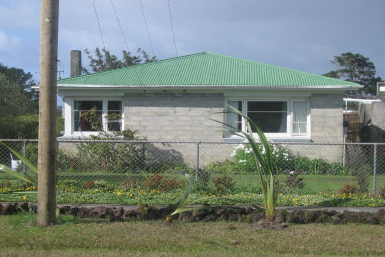 Photo of property in 52 West Coast Road, Te Kopuru, 0371