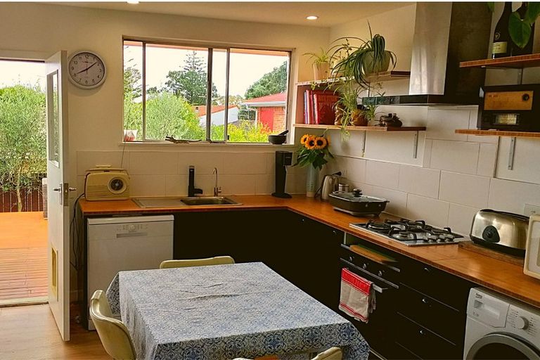 Photo of property in 1/73 Seabrook Avenue, New Lynn, Auckland, 0600