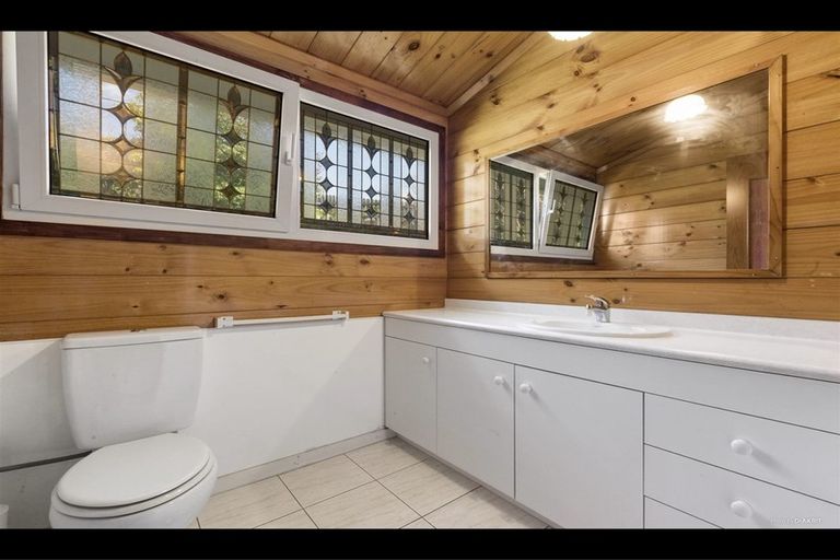 Photo of property in 90 Point View Drive, East Tamaki Heights, Auckland, 2016