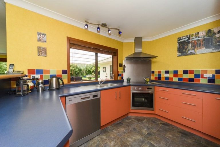 Photo of property in 76 Long Melford Road, Awapuni, Palmerston North, 4412