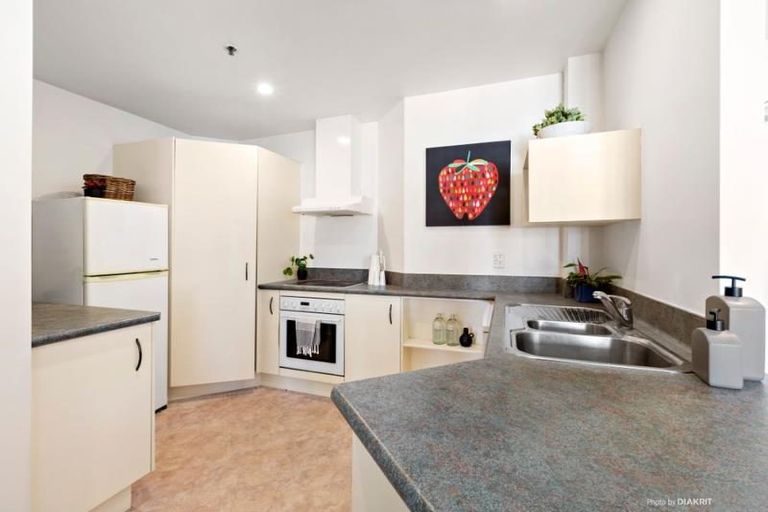 Photo of property in Courtenay Apartments, 403/120 Courtenay Place, Te Aro, Wellington, 6011
