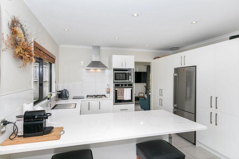 Photo of property in 71 Ayrshire Drive, Grandview Heights, Hamilton, 3200