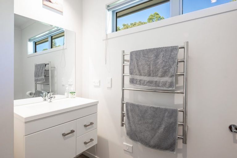 Photo of property in 7a Watino Place, Pohara, Takaka, 7183