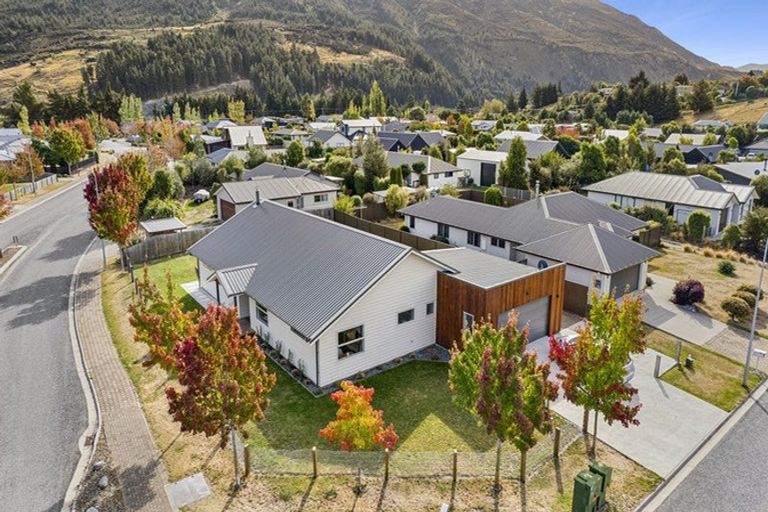 Photo of property in 21 Timsfield Drive, Lake Hawea, 9382