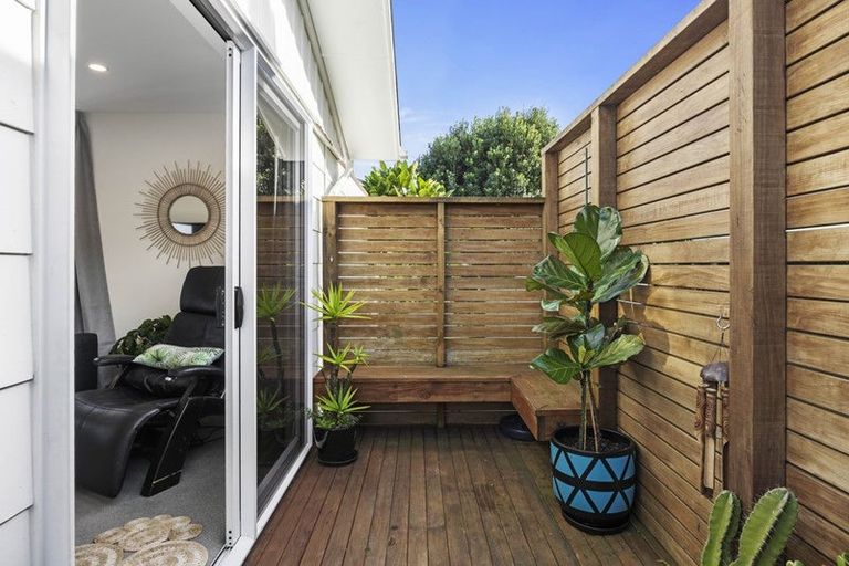 Photo of property in 71 Marama Crescent, Spotswood, New Plymouth, 4310