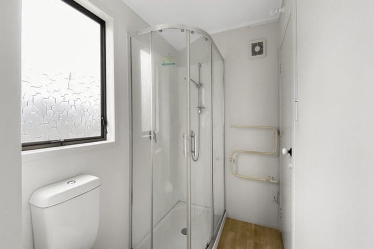 Photo of property in 124 Stapleford Crescent, Browns Bay, Auckland, 0630