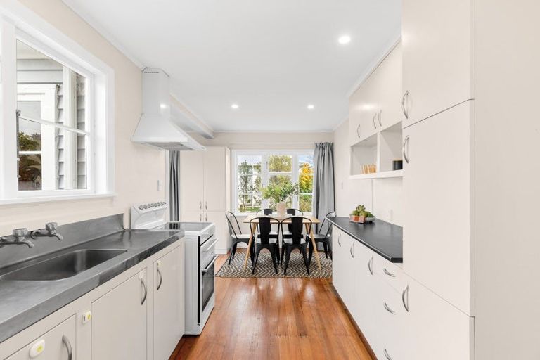 Photo of property in 2 Giesen Road, Feilding, 4702