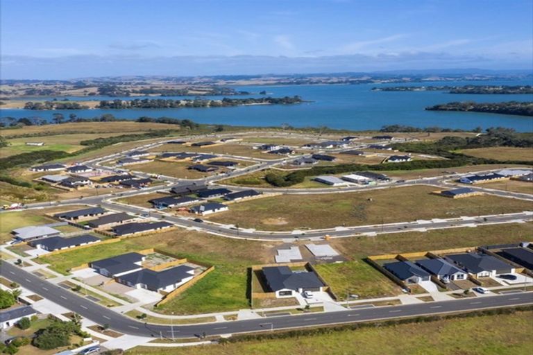 Photo of property in 61 Mclarin Road, Glenbrook, Waiuku, 2681