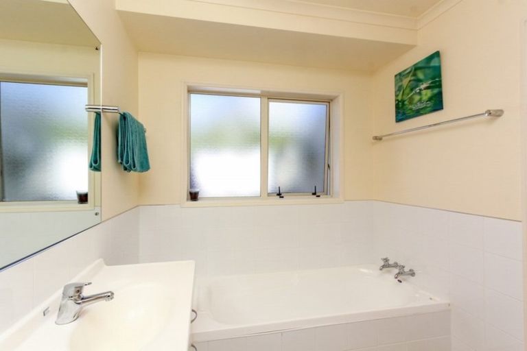 Photo of property in 16 Thames Street, Welbourn, New Plymouth, 4310