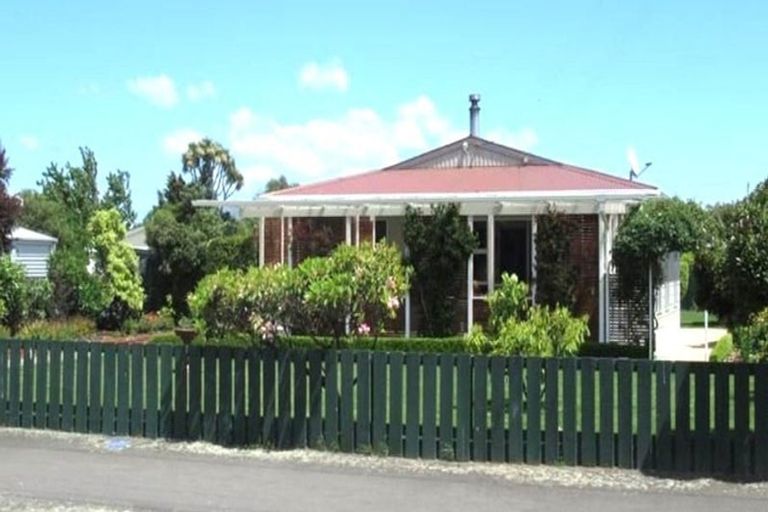 Photo of property in 52 New York Street, Martinborough, 5711