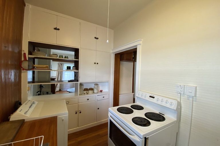 Photo of property in San Marino Apartments, 2/4 Oak Park Avenue, Te Aro, Wellington, 6011