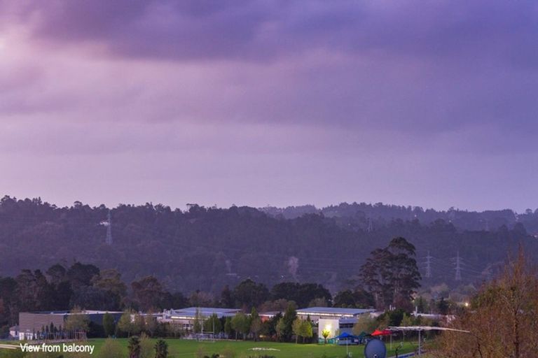 Photo of property in 11/79 Schnapper Rock Road, Schnapper Rock, Auckland, 0632