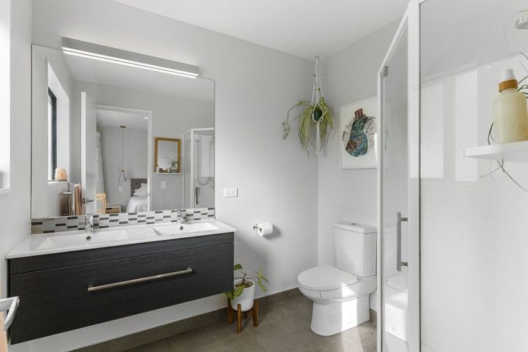 Photo of property in 19 Kahika Grove, Huapai, Kumeu, 0810