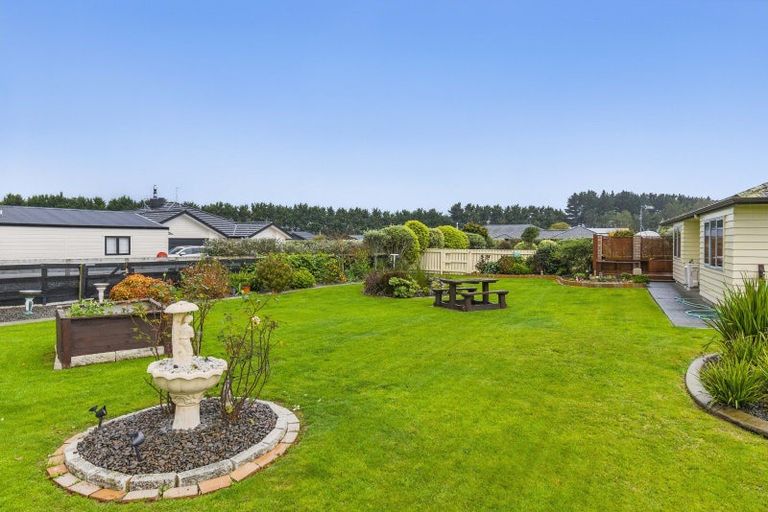 Photo of property in 51 Garth Road, Levin, 5571