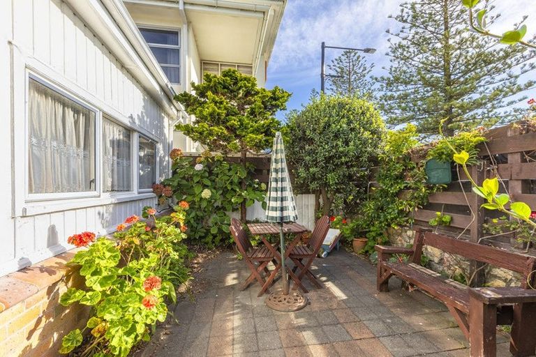 Photo of property in 619 Marine Parade, Napier South, Napier, 4110