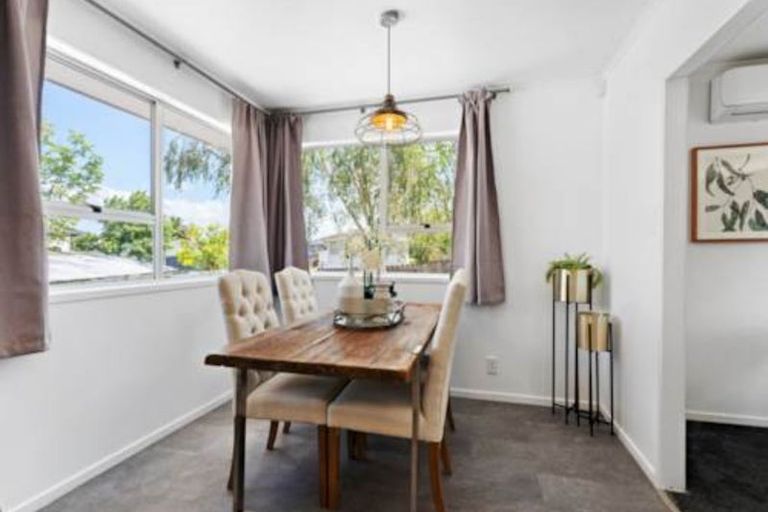 Photo of property in 16 Newham Place, Henderson, Auckland, 0612