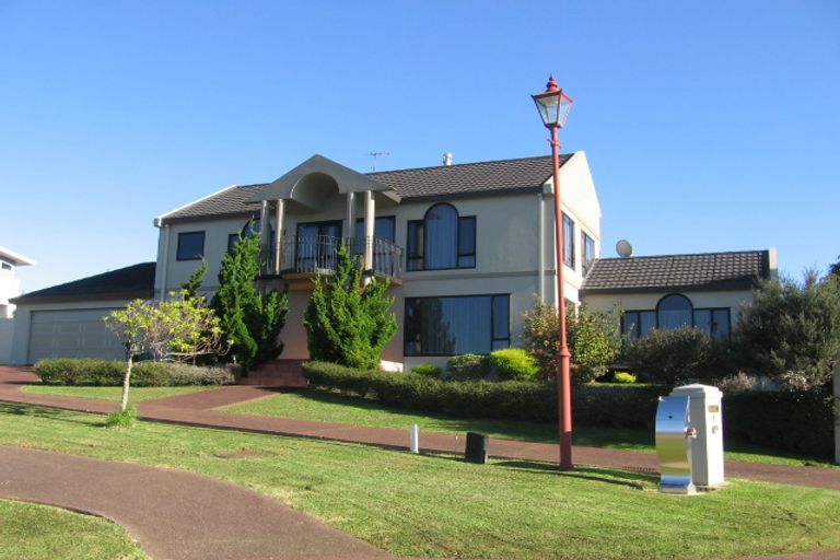 Photo of property in 1 Bocage Lane, West Harbour, Auckland, 0618