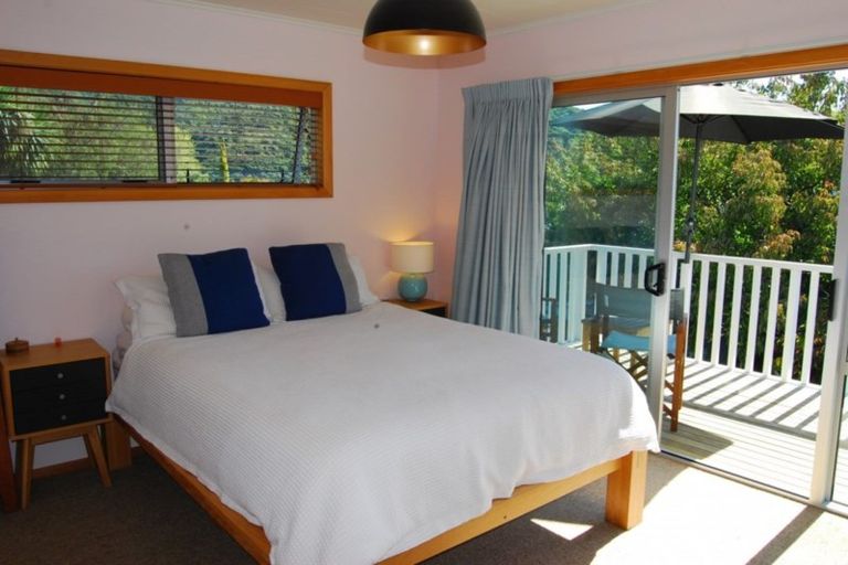 Photo of property in 250a Waikawa Road, Waikawa, Picton, 7220