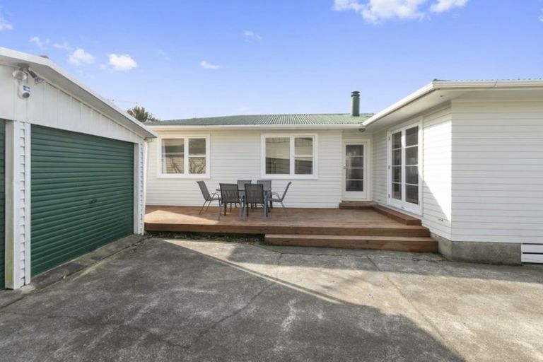 Photo of property in 19 Cherry Blossom Grove, Maungaraki, Lower Hutt, 5010