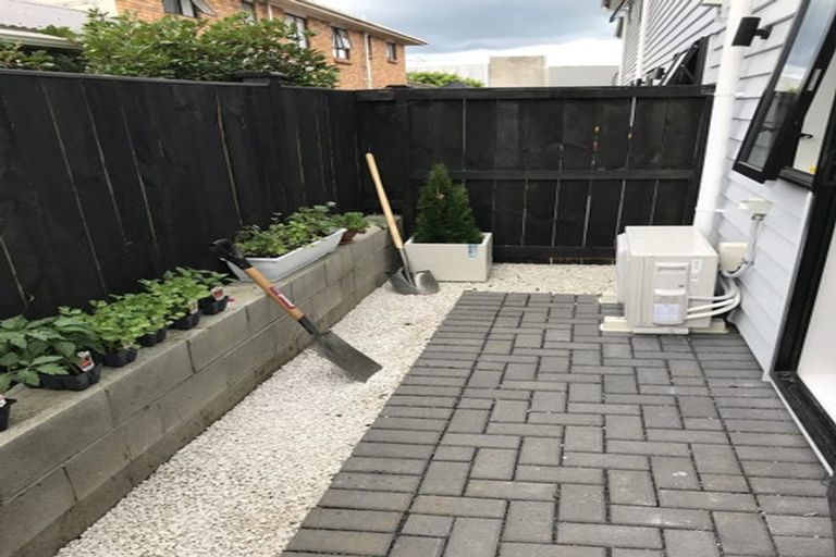 Photo of property in 35 Rutland Road, Stanley Point, Auckland, 0624