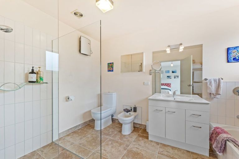 Photo of property in 17 Hawaiian Parade, Arkles Bay, Whangaparaoa, 0932