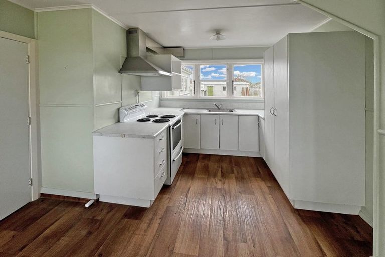 Photo of property in 26-32 Devon Crescent, Bulls, 4818