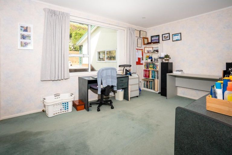 Photo of property in 8 Boscobel Lane, Tawa, Wellington, 5028