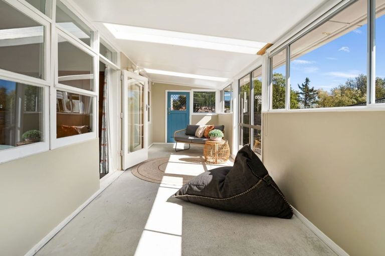 Photo of property in 104 Atawhai Road, Fitzherbert, Palmerston North, 4410