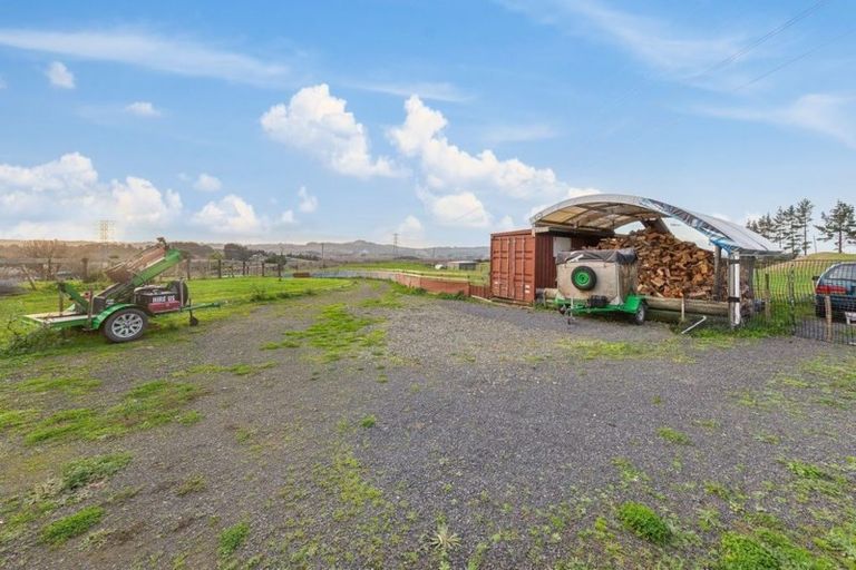 Photo of property in 242 Kellyville Road, Mercer, 2474