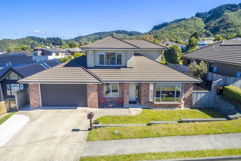 Photo of property in 118 Kirton Drive, Riverstone Terraces, Upper Hutt, 5018