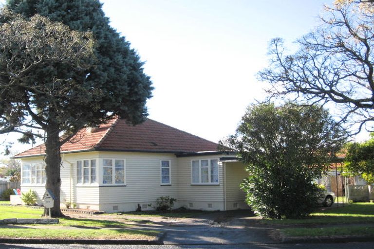 Photo of property in 24 Barker Road, Marewa, Napier, 4110