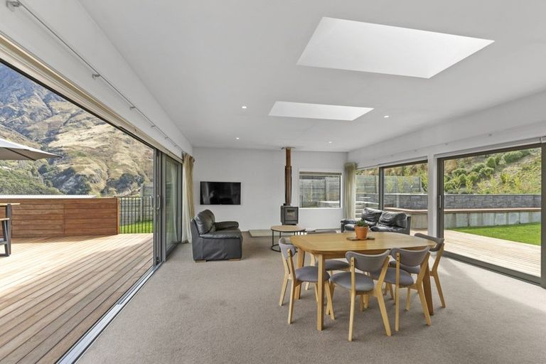Photo of property in 5 Kincaid Place, Arthurs Point, Queenstown, 9371