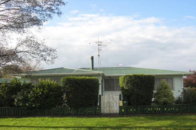 Photo of property in 76 Victoria Street, Carterton, 5713