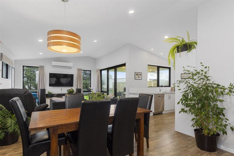 Photo of property in 15 Coprosma Close, Papamoa Beach, Papamoa, 3118